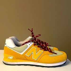 Brand new, direct from a sample sale, never worn!
Classic New Balance
Men's 9.5